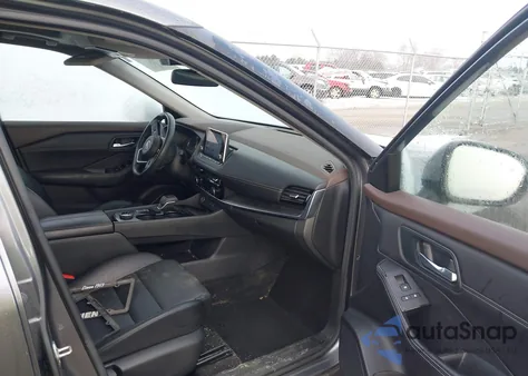 2022 Nissan Rogue Sv Intelligent Awd z USA, uszkodzony, nr VIN JN8BT3BB7NW337029